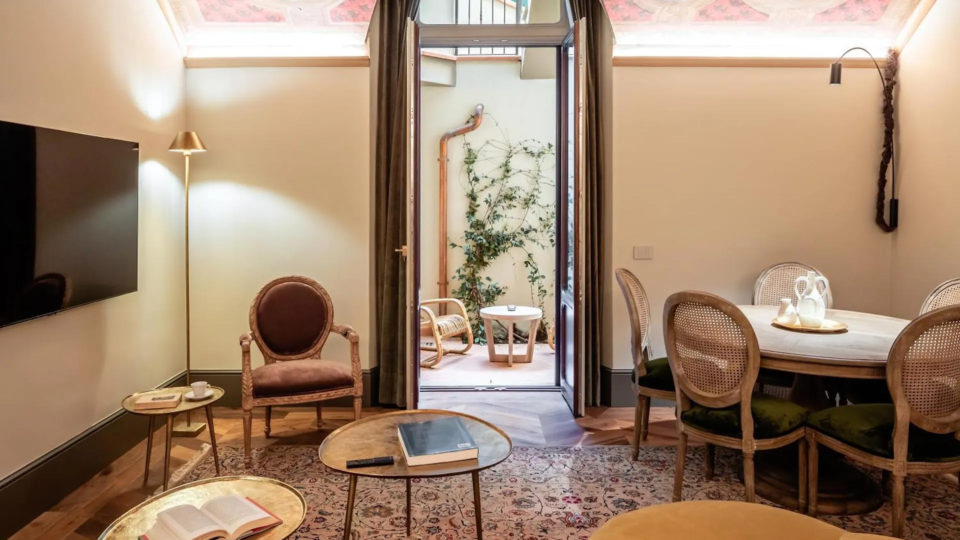 This Time Tomorrow In Florence Aparthotel