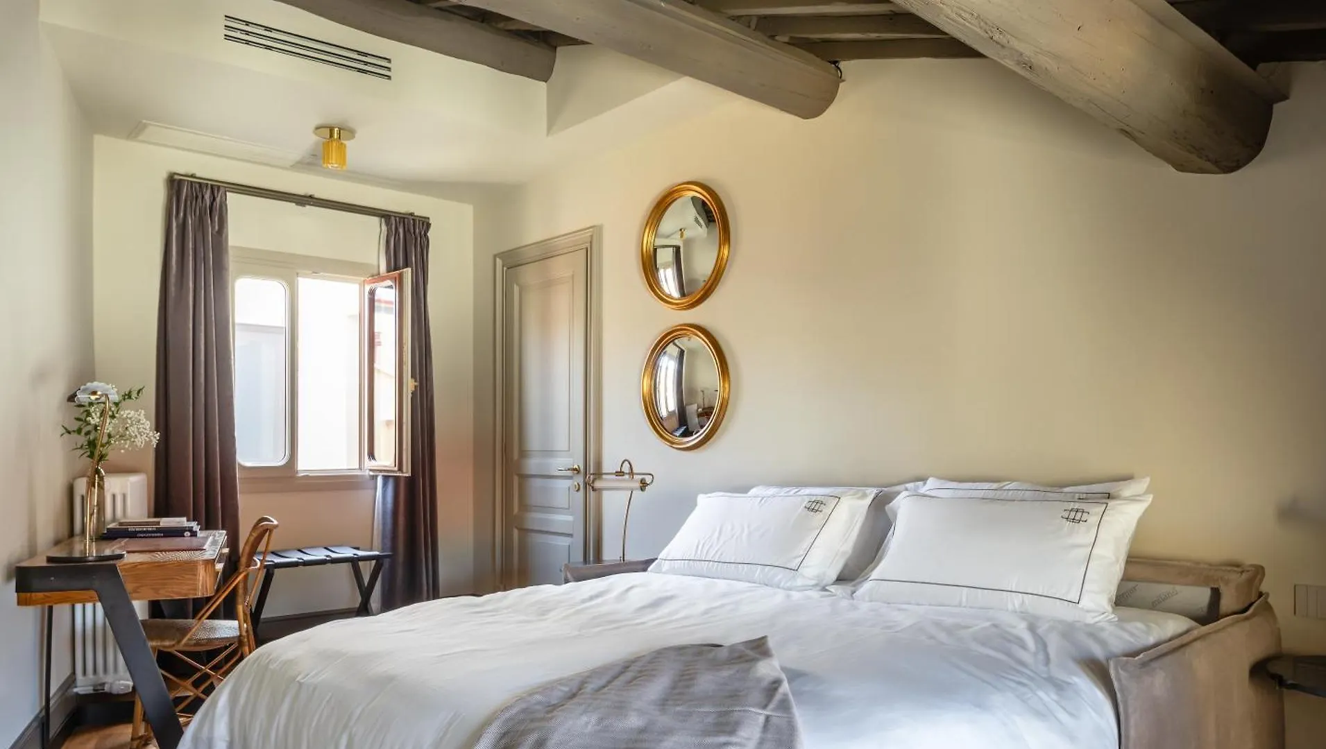 Aparthotel This Time Tomorrow In Florence