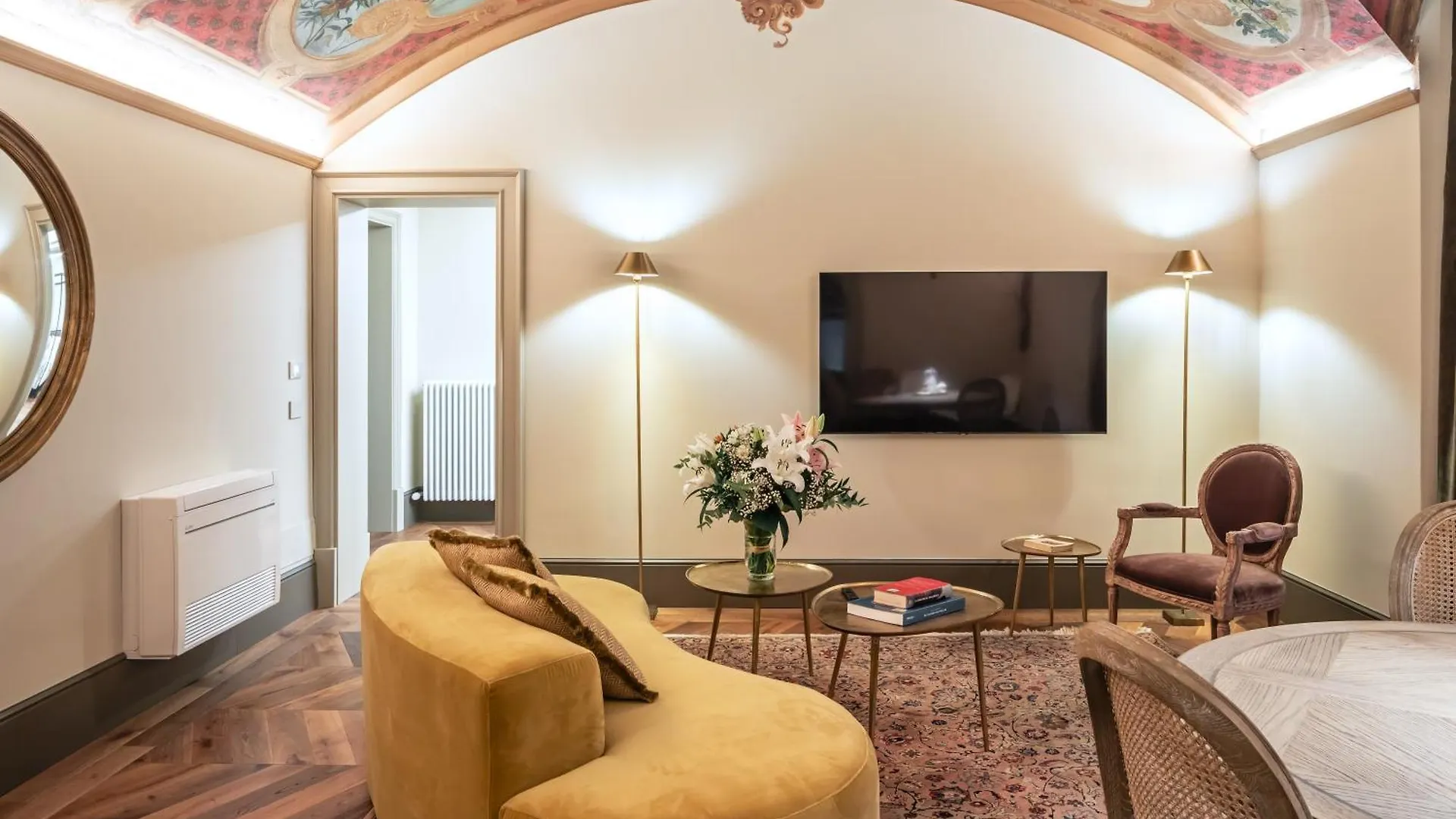 This Time Tomorrow In Firenze Aparthotel